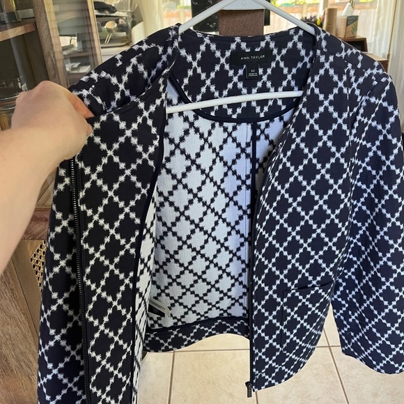 Ann Taylor Geo Diamond Zip Jacket Blazer Office Career | Navy Blue | Size 10 - Picture 9 of 13